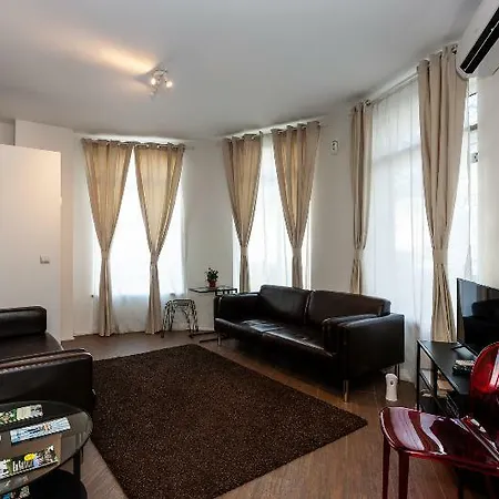 Bcharming House